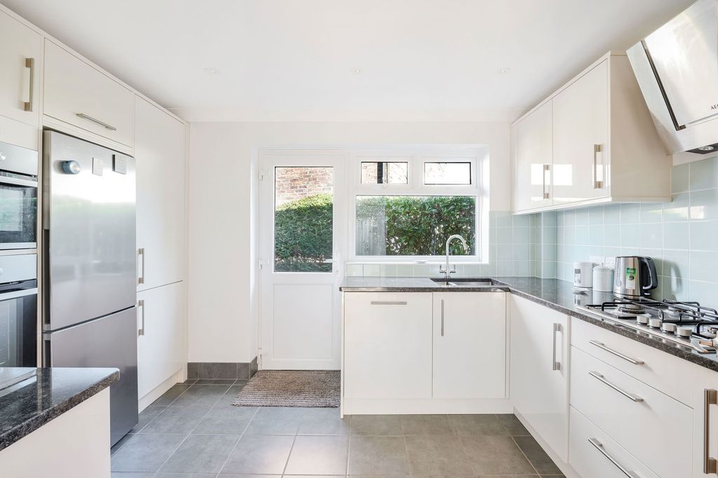 Property photo 3 of 13