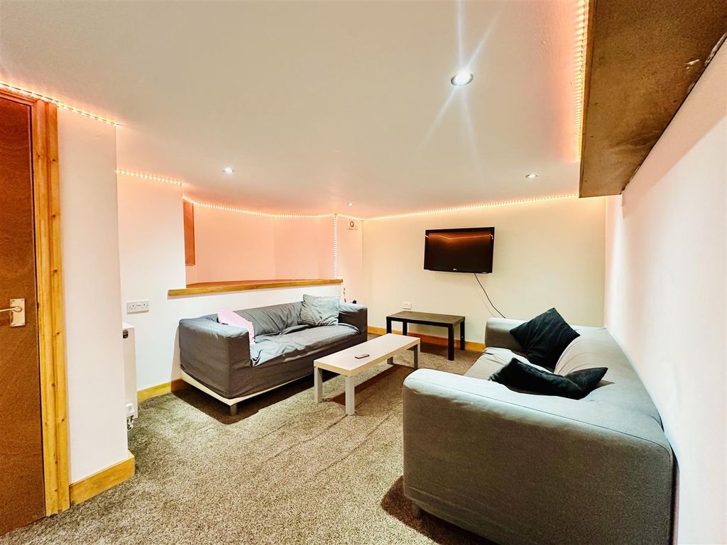 Property photo 2 of 16 Image00012.Jpeg