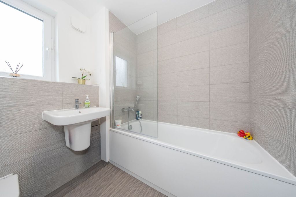 Additional image 15 of 2 bed flat for saleKaims Crescent, Livingston EH54