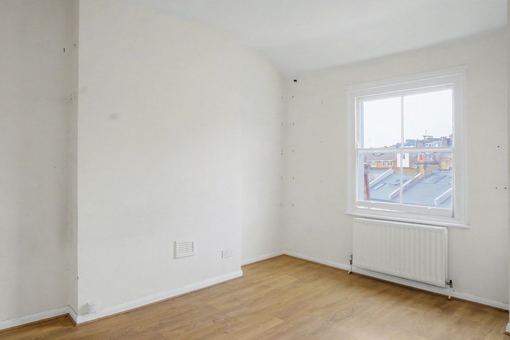 Property photo 2 of 9 36B Rockley Road, Shepherd's Bush, London W14 0BT