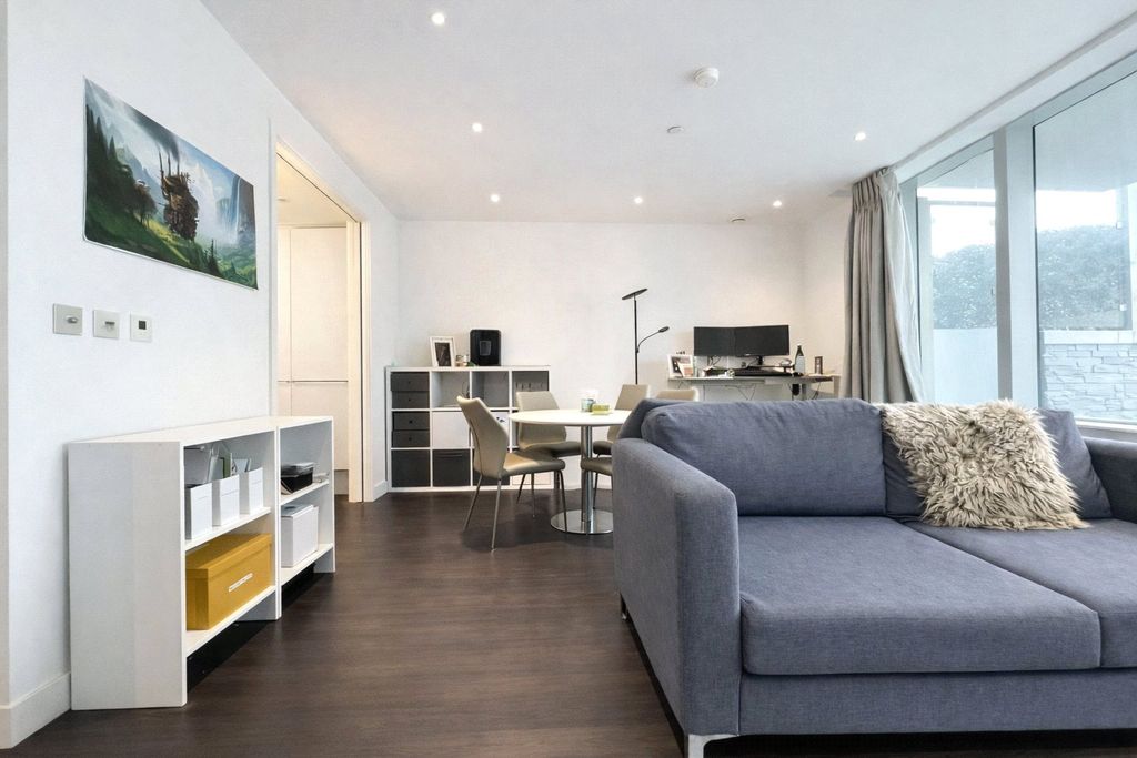 Property photo 2 of 15 Picture No. 20