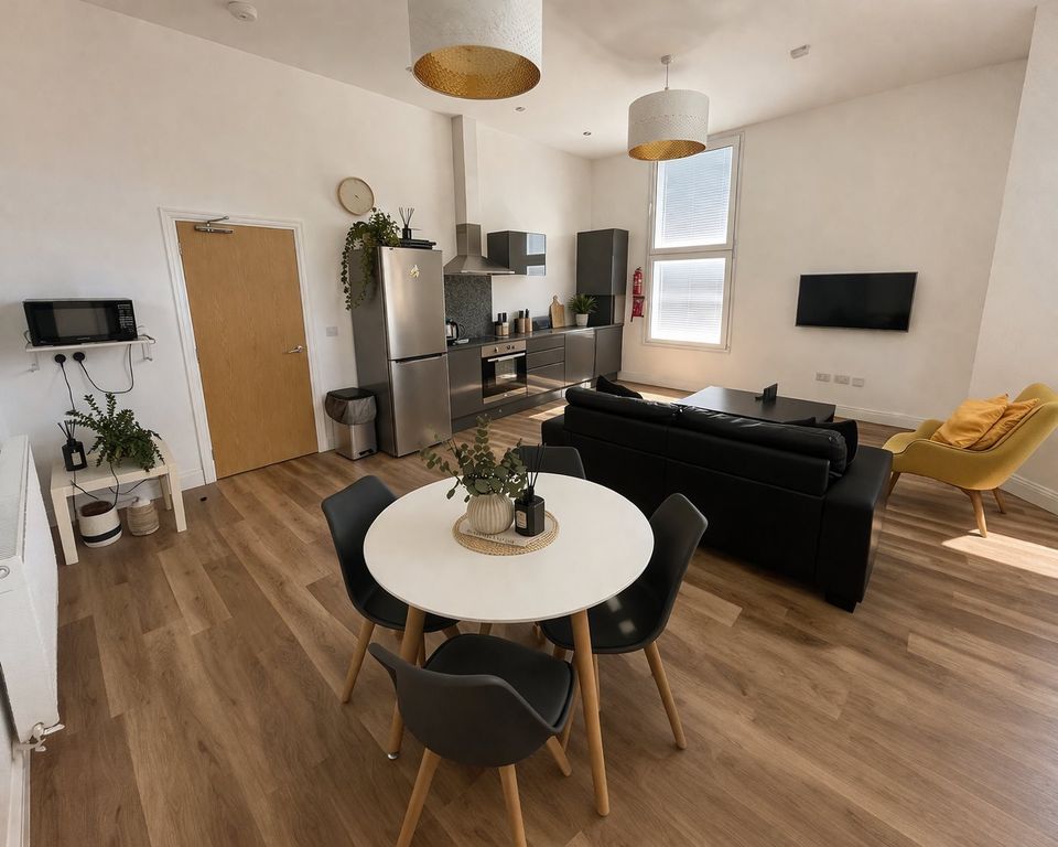 Property photo 1 of 6 Living Room