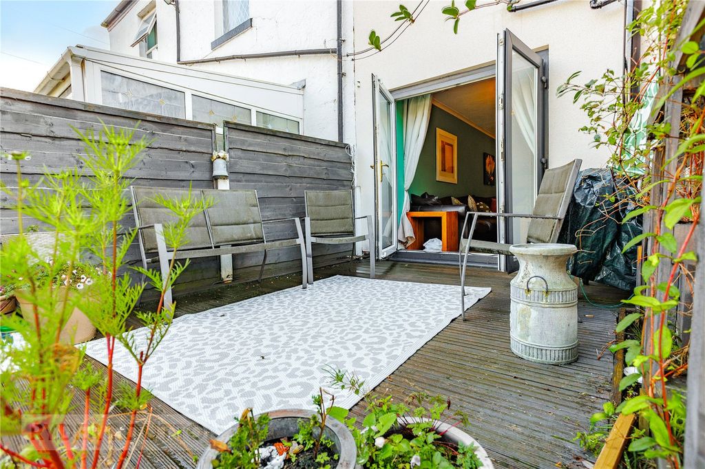Property photo 2 of 38 Outdoor Seating Area