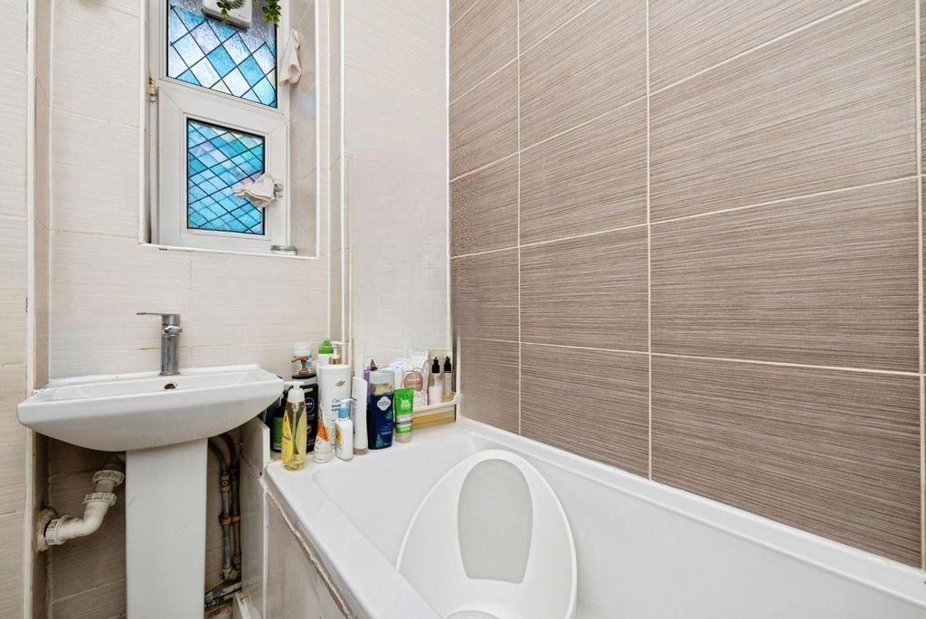 Property photo 3 of 9 Pbox-Img.Jpg