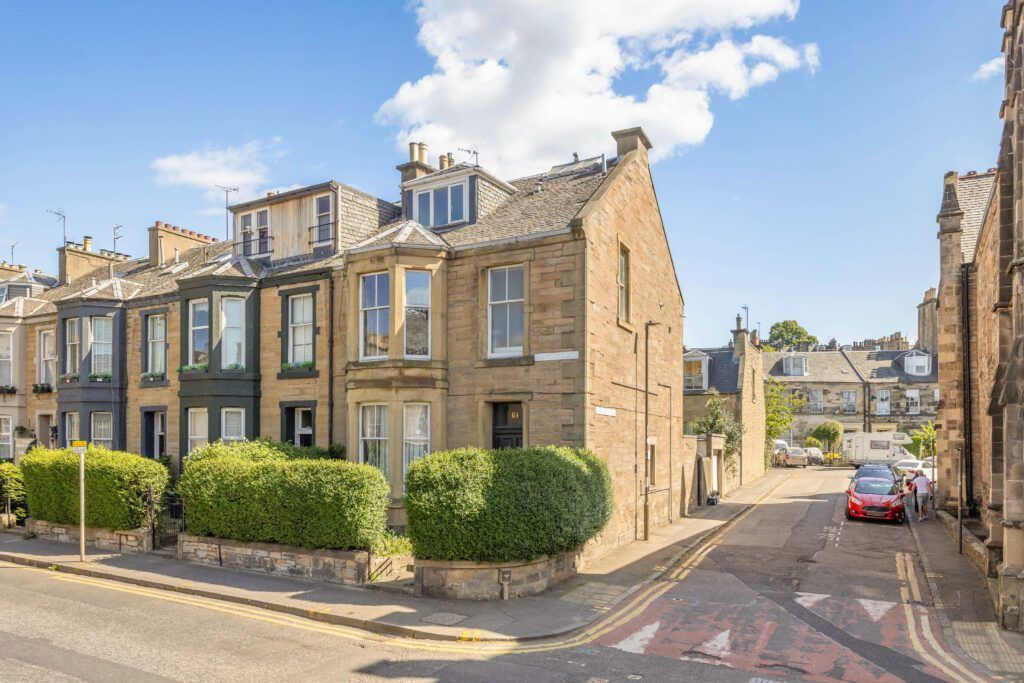 Property photo 1 of 32