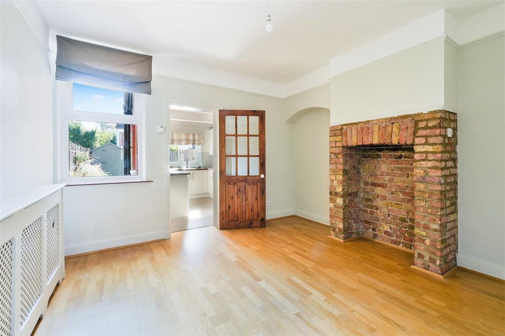 Property photo 3 of 13 Andrews Close,  (3).Jpg