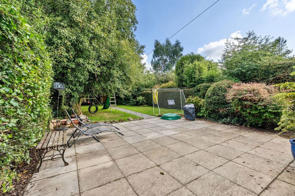 Property photo 2 of 21