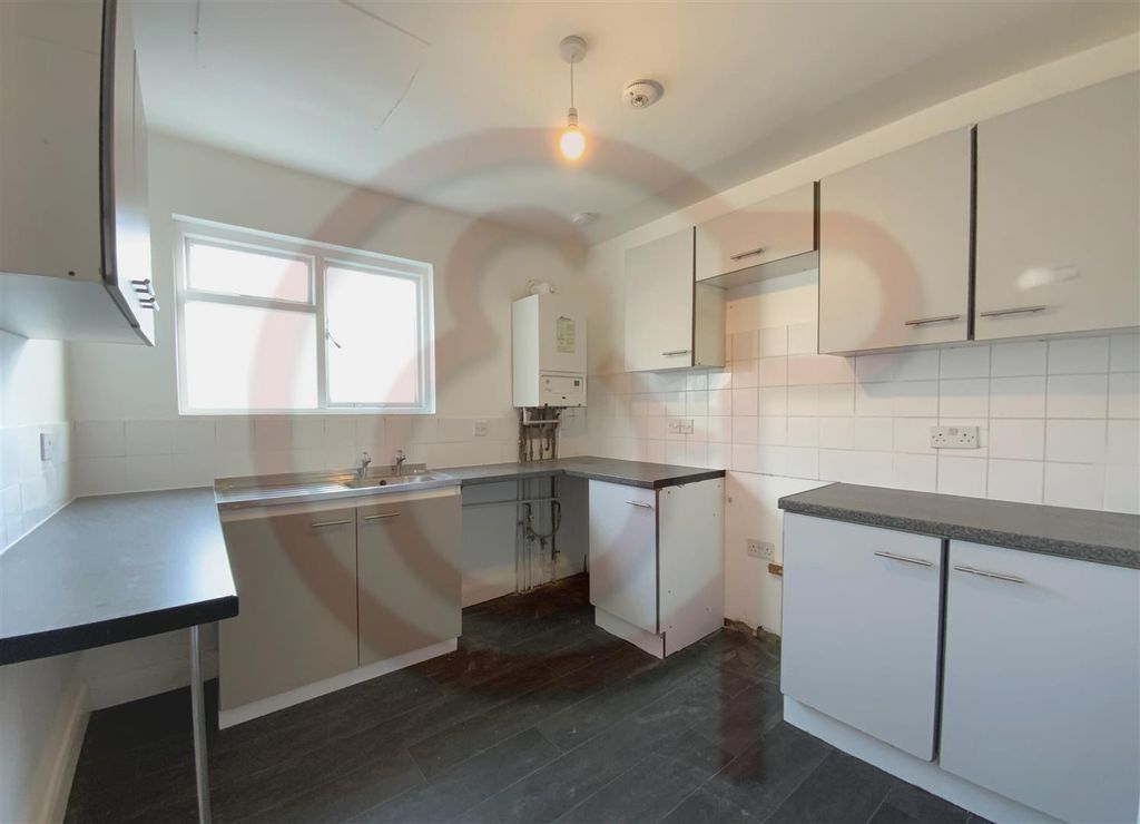Property photo 3 of 7 Kitchen.Jpg