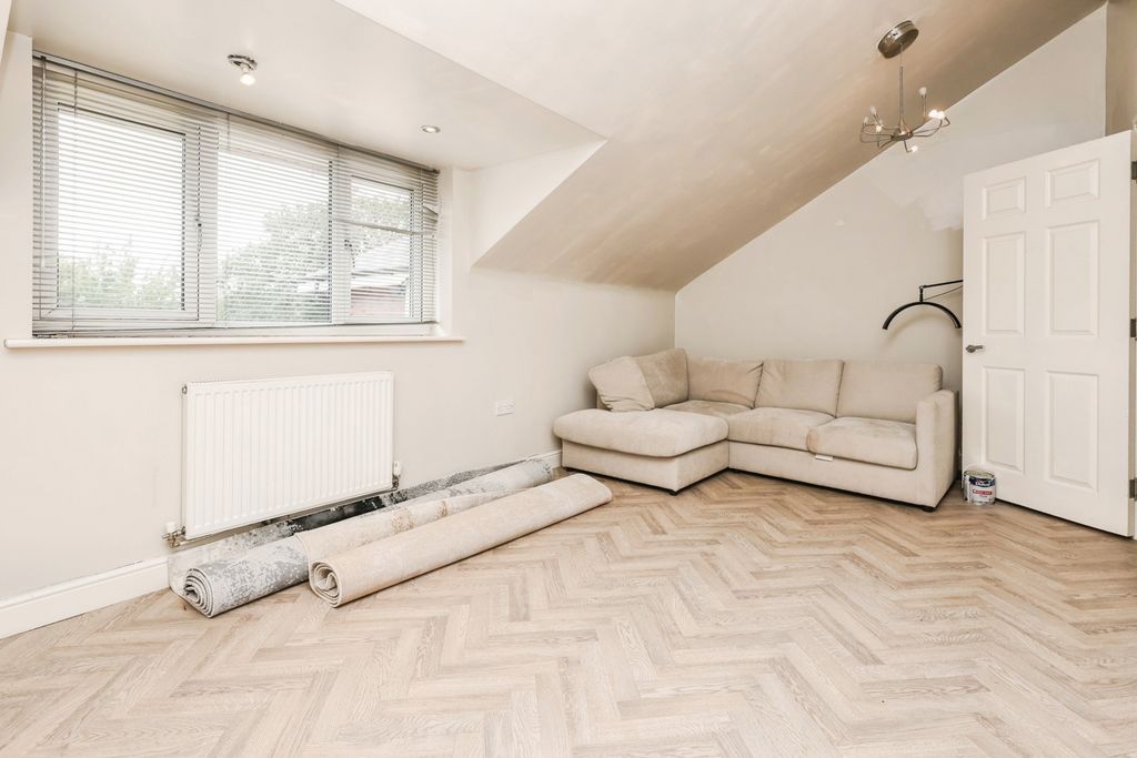 Property photo 2 of 15 Pbox-Img.Jpg