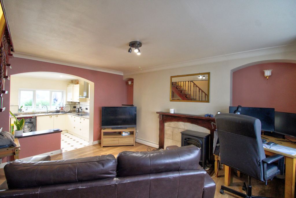 Property photo 3 of 15 Img_6443_4_5_Realistic