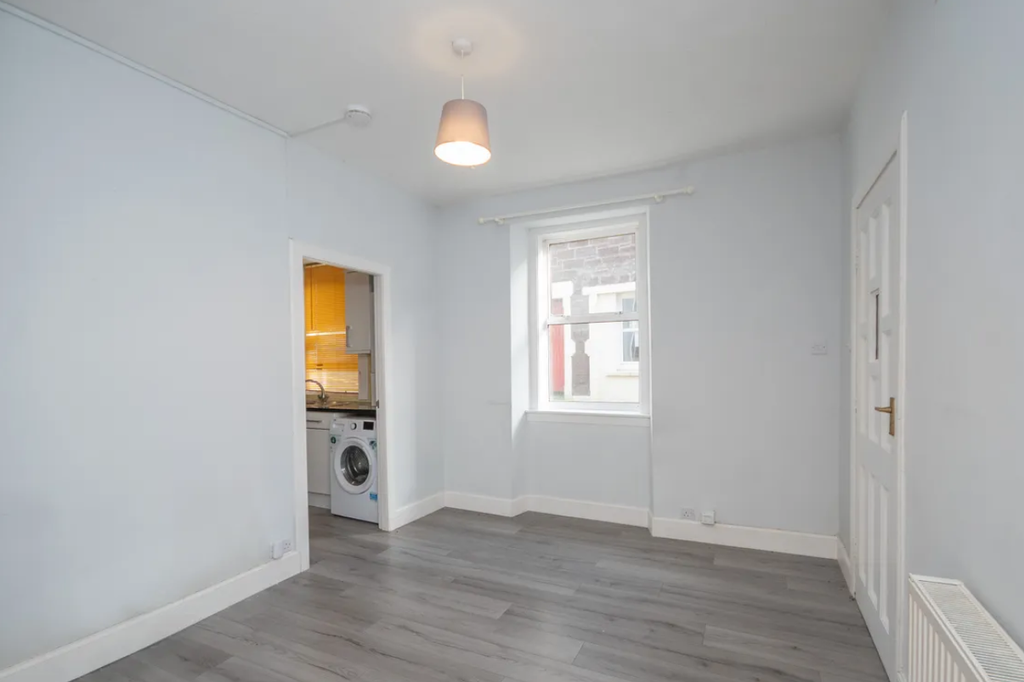 Property photo 2 of 8 Image 1