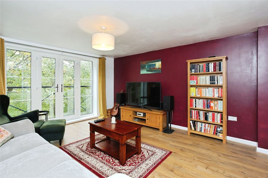 Property photo 2 of 17 Picture No. 10