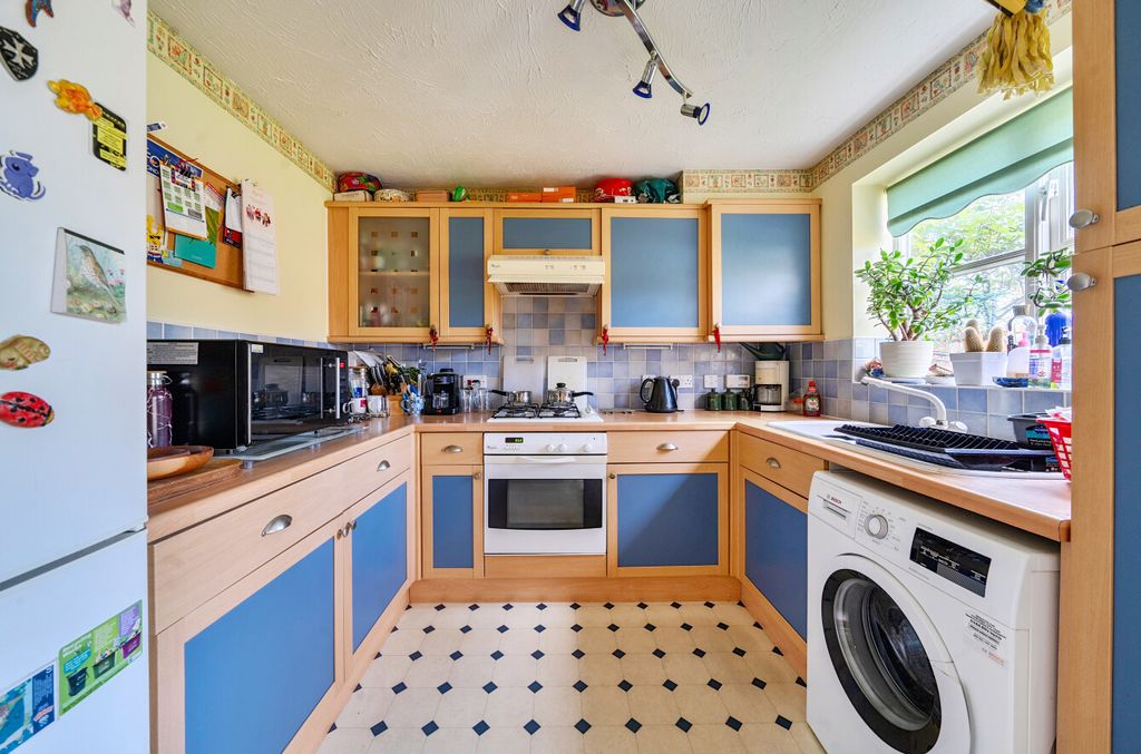 Property photo 3 of 11 1439362-12-69d53A...