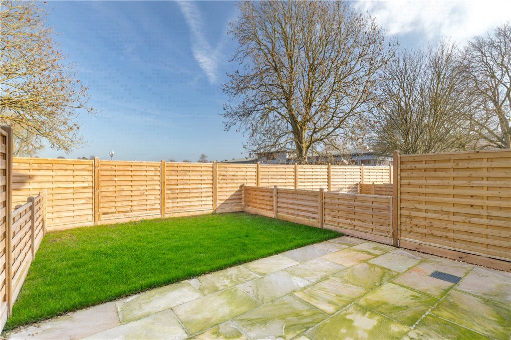 Property photo 2 of 20 Level Garden