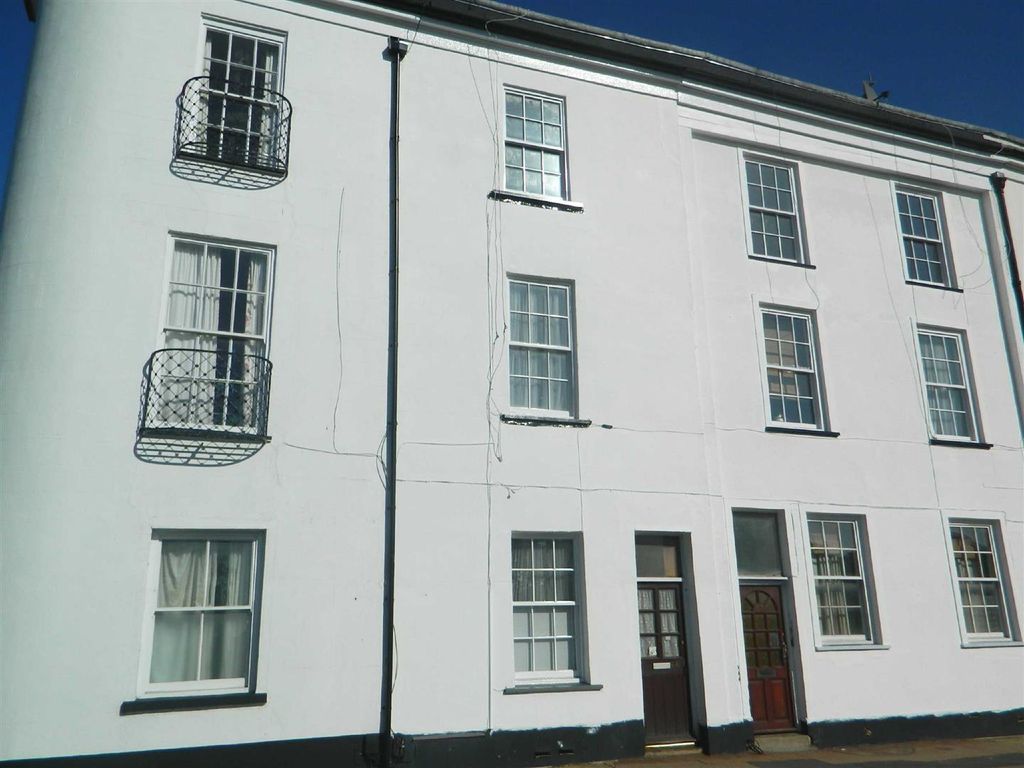 Property photo 1 of 5
