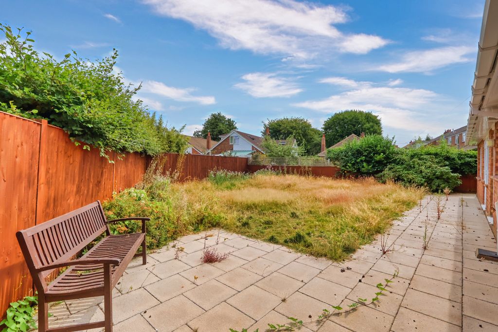 Property photo 3 of 14 Picture No. 15