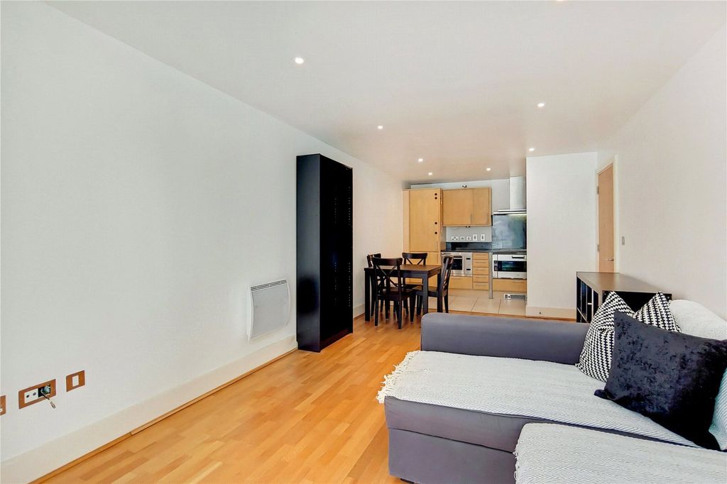 Property photo 2 of 14 Reception Room