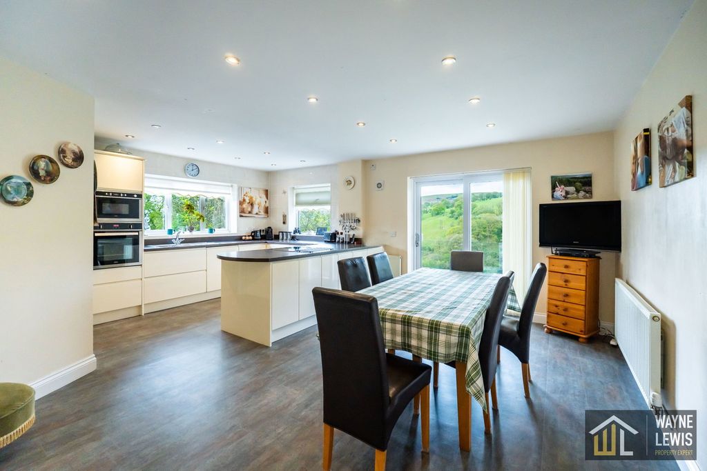 Property photo 3 of 55