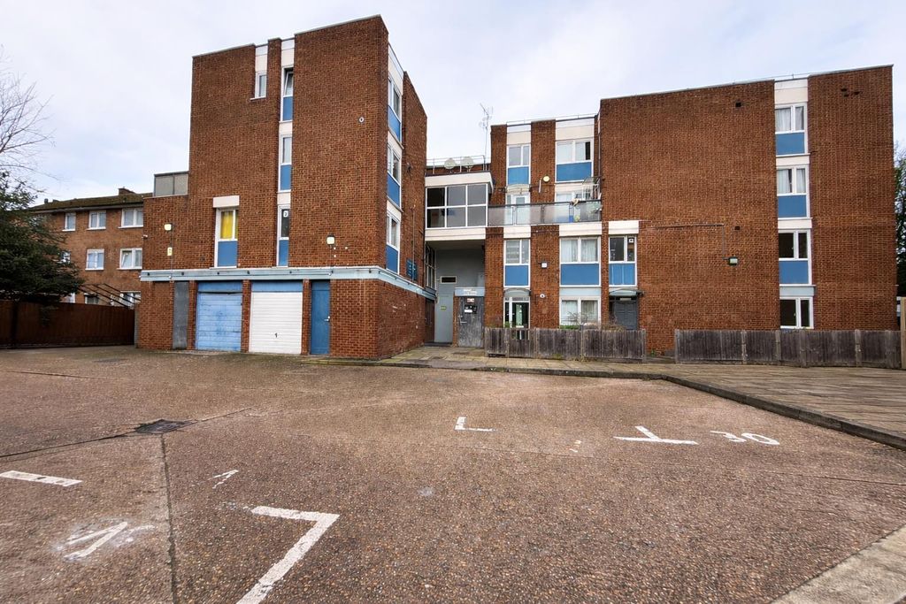 Property photo 1 of 10 Outside Of Building.Png