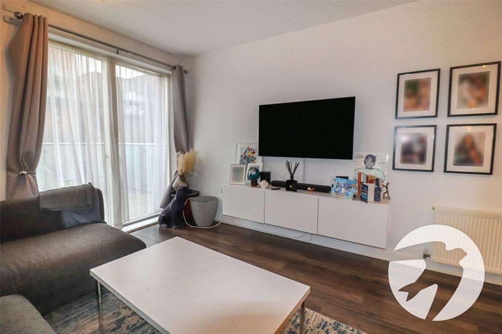 Property photo 3 of 17 Picture No. 16