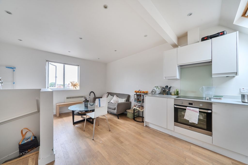 Property photo 3 of 18 1495700-7-6A5F947...