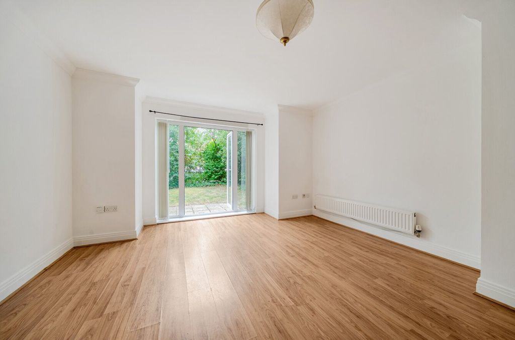 Property photo 3 of 18 1485768-11-6A43d8...