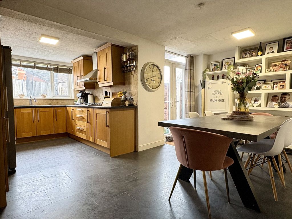 Property photo 3 of 16 Kitchen/Diner