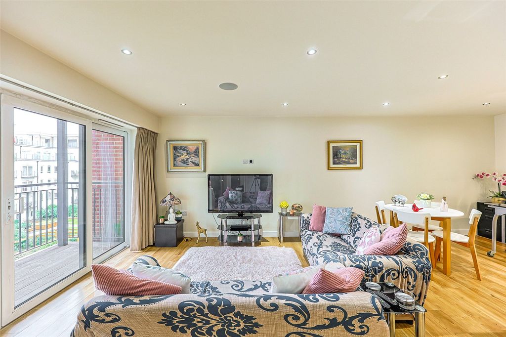 Property photo 3 of 22 Picture No. 05