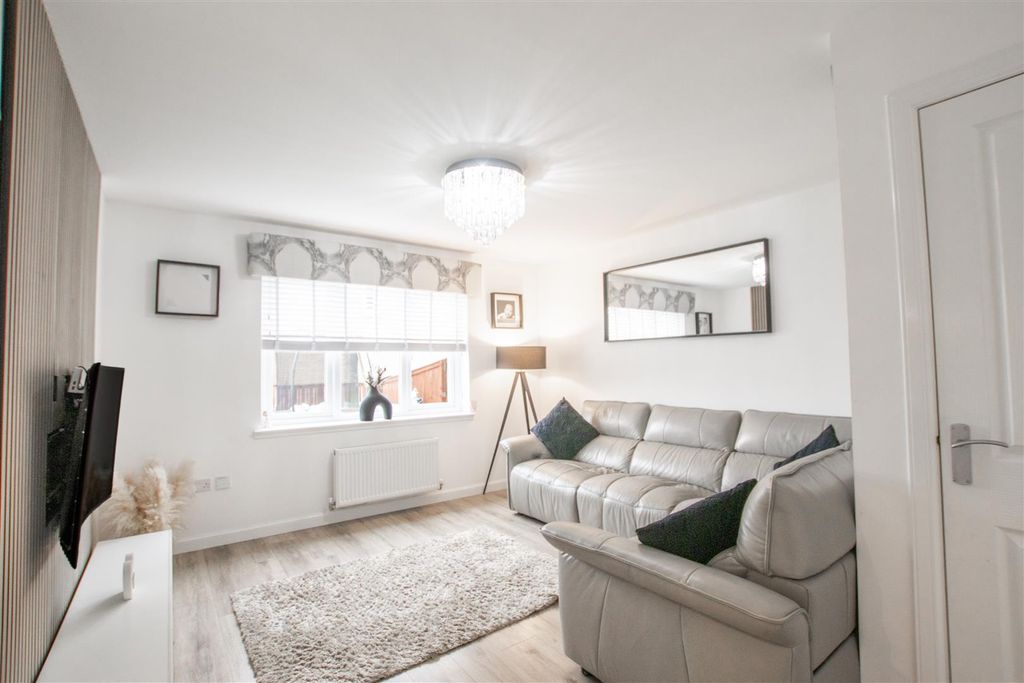 Property photo 2 of 18 Lounge-1.Jpg