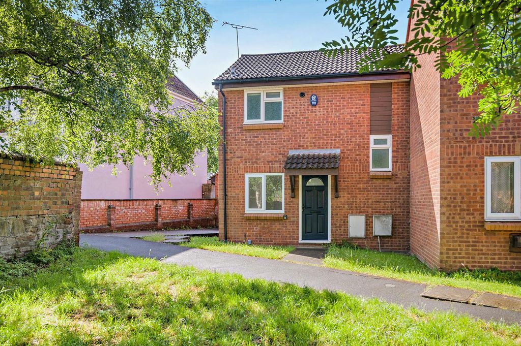 Property photo 1 of 9