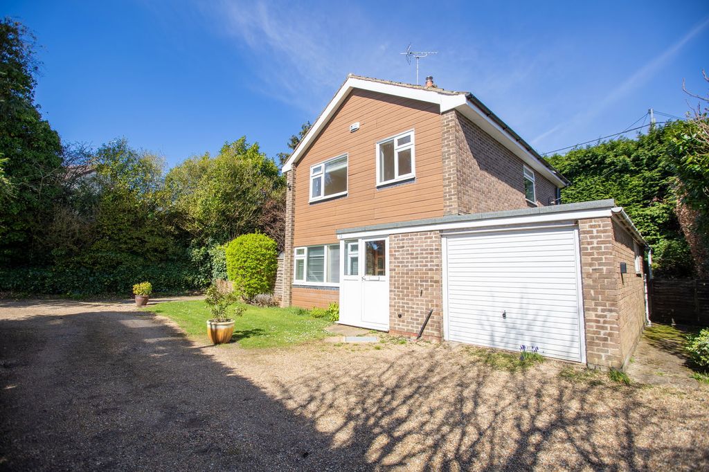 Property photo 2 of 16