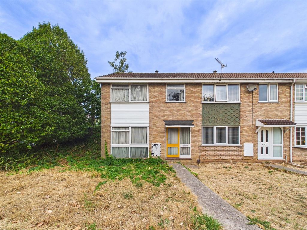 Property photo 1 of 13 1 - 3-Bedroom House In Yate For Referbishment.Jpg