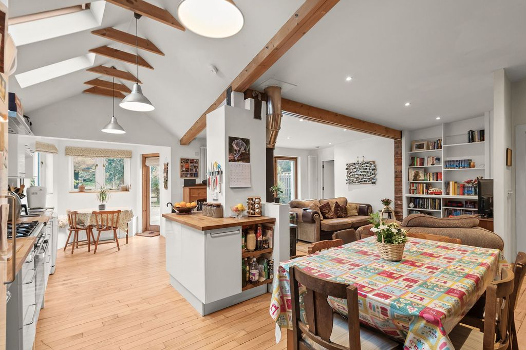 Property photo 3 of 22