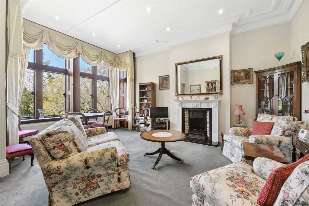 Property photo 2 of 13 Sitting Room