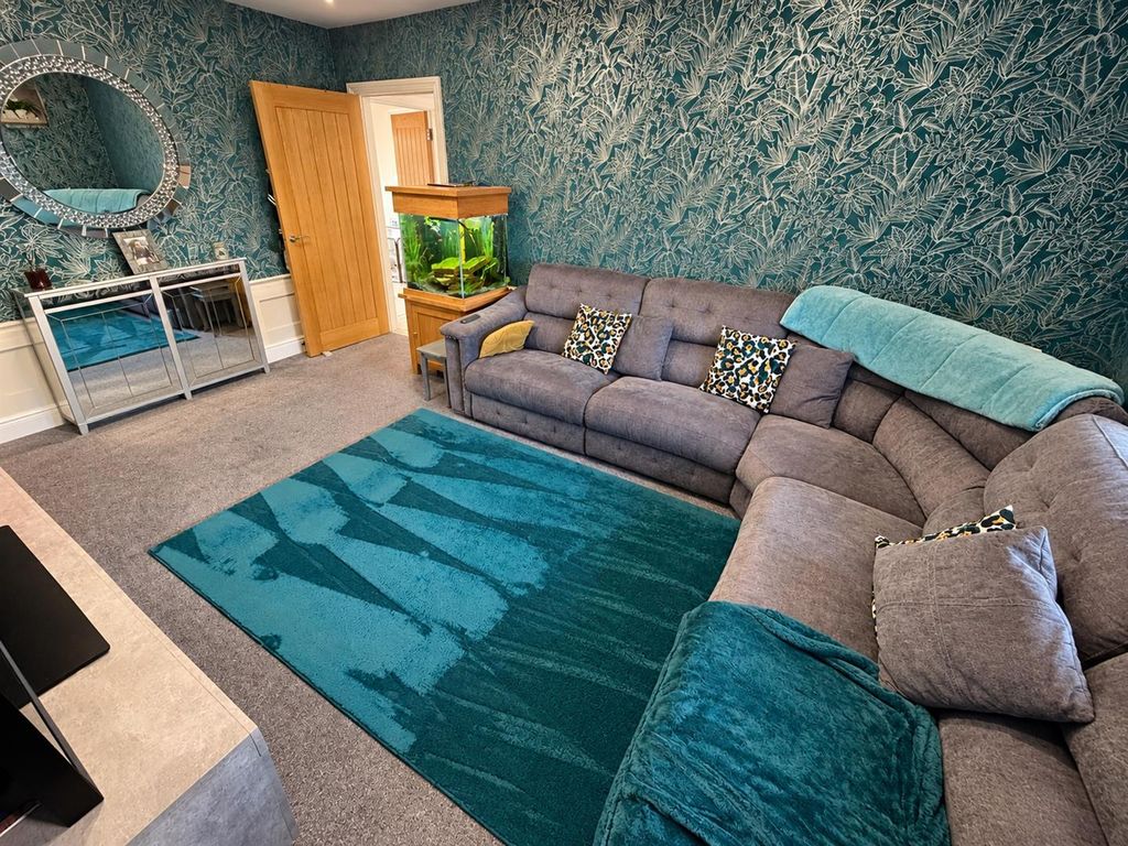Property photo 2 of 22