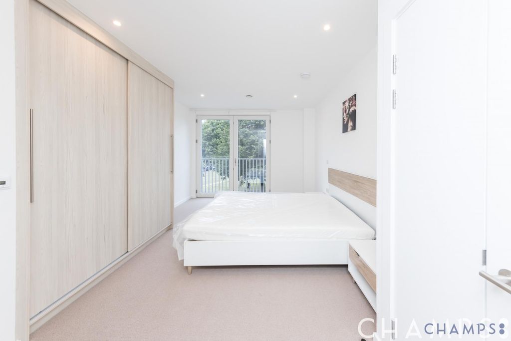 Property photo 1 of 19 2 Bed Duplex To Rent, Grove Street, Deptford , Se8