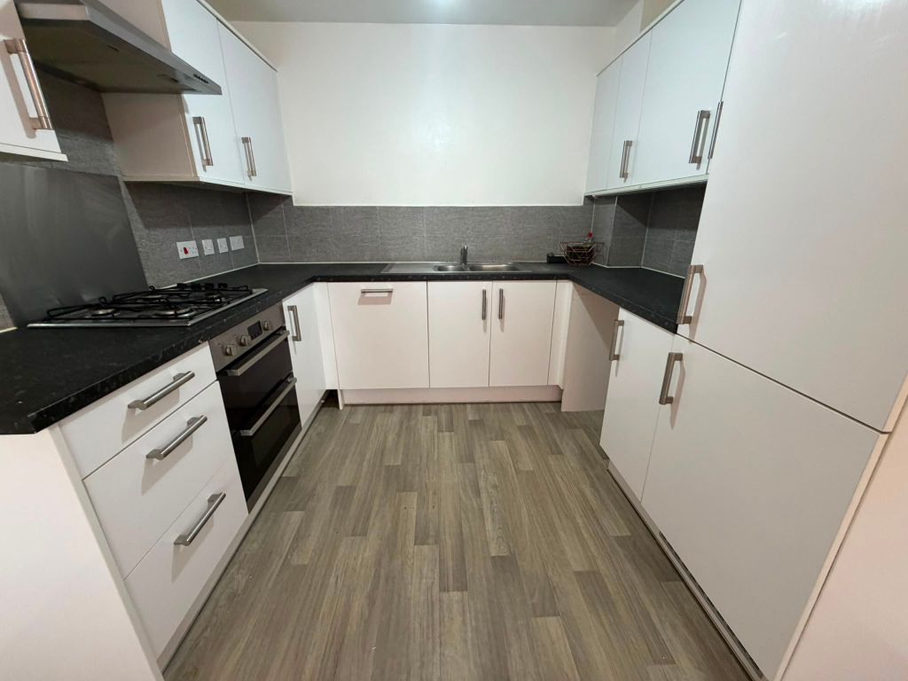 Property photo 2 of 19 Image