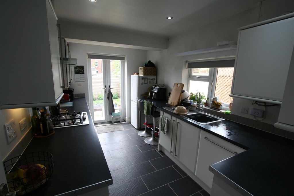 Property photo 3 of 11 Stdunstans,51Kitchen.Jpg