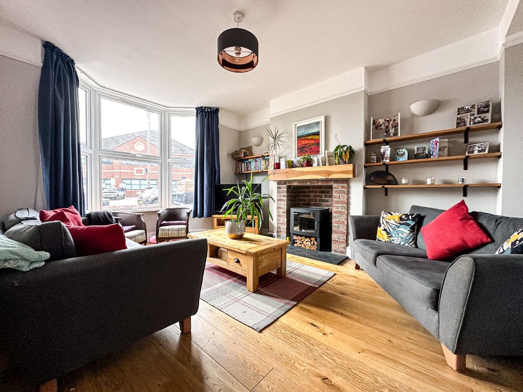 Property photo 3 of 21 5698598