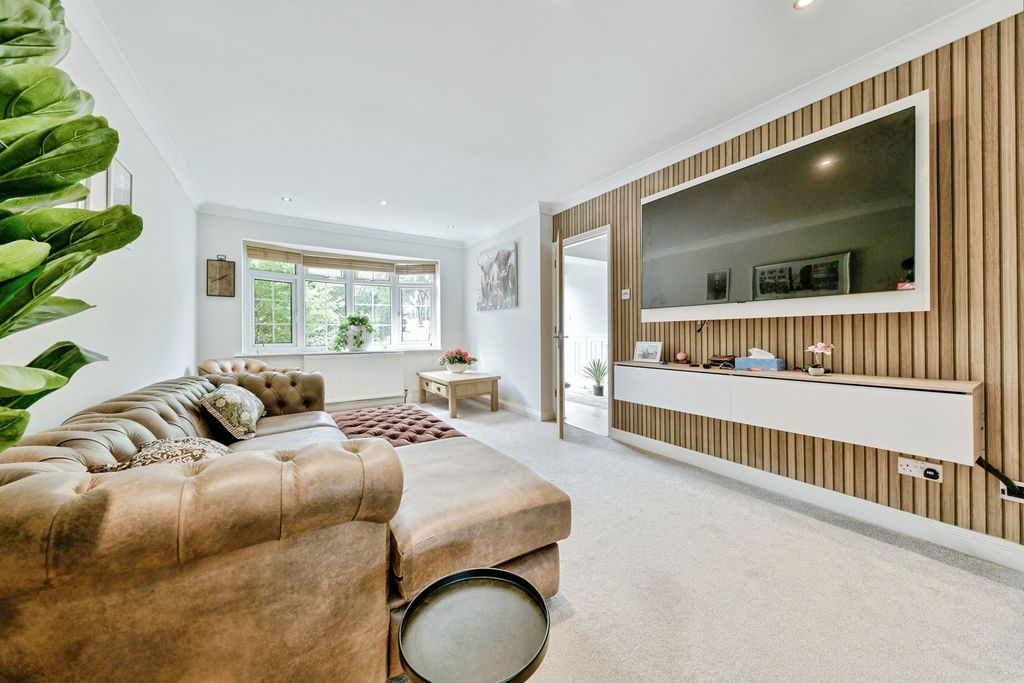 Property photo 2 of 26 Pbox-Img.Jpg