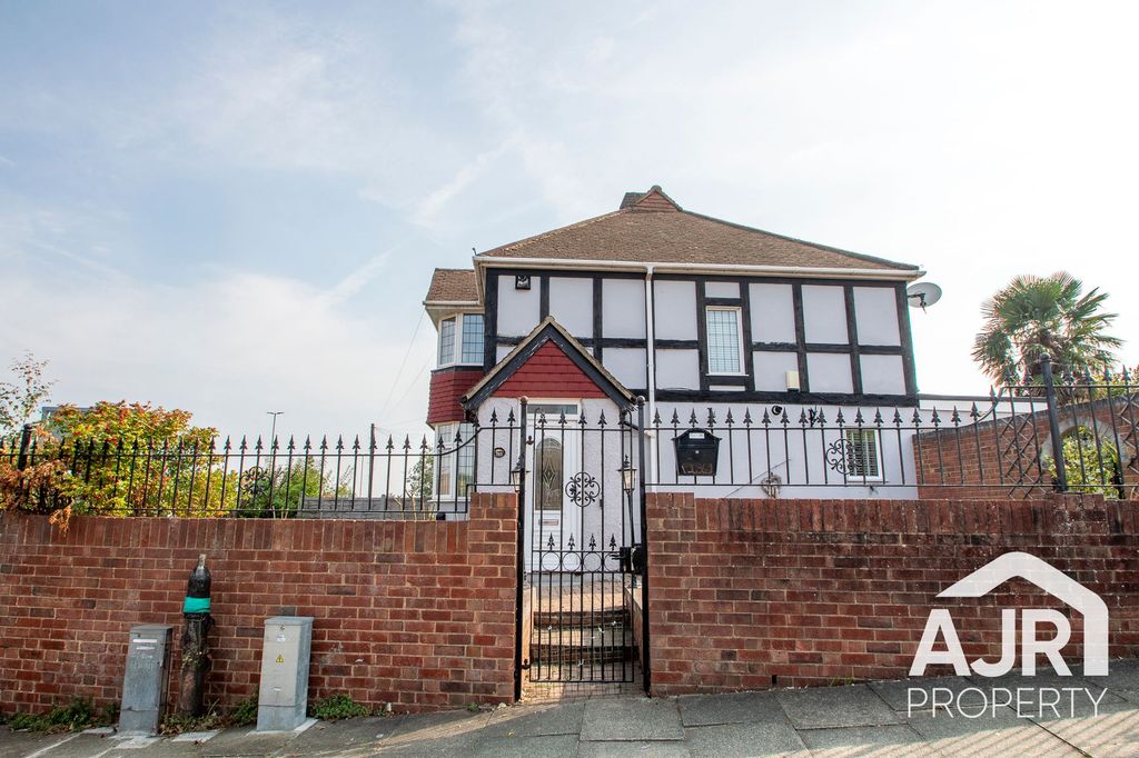 Property photo 1 of 16