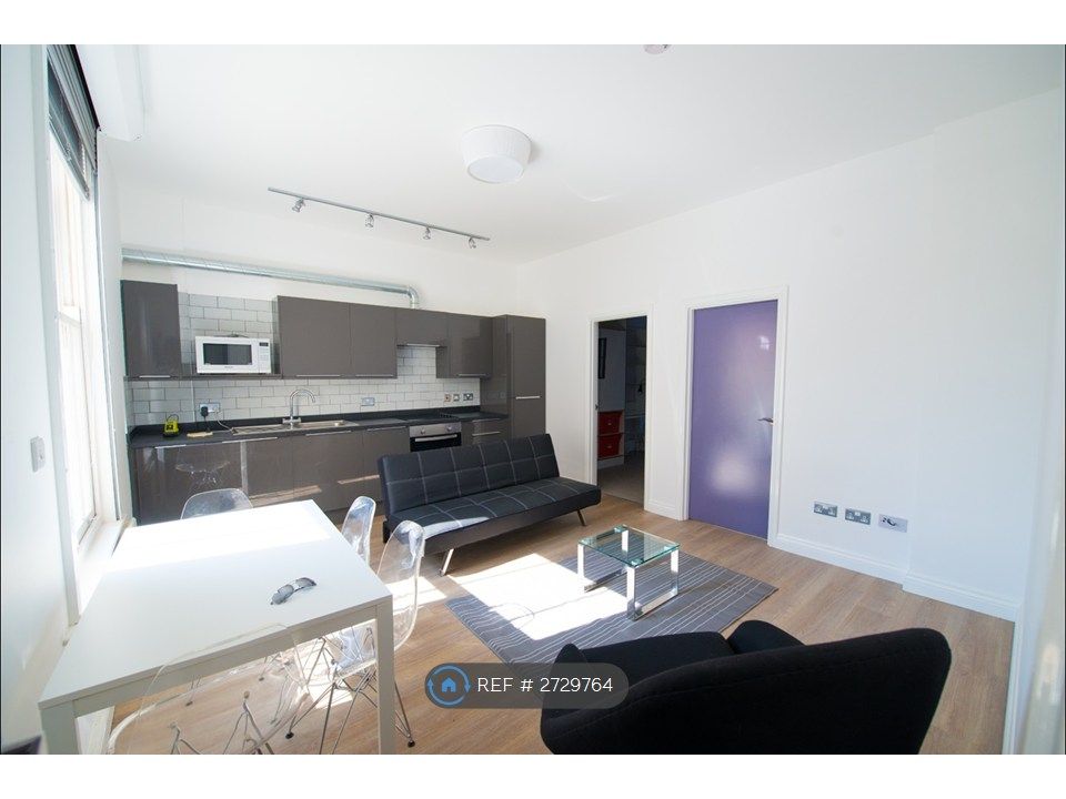 Property photo 2 of 6 Living/ Dining