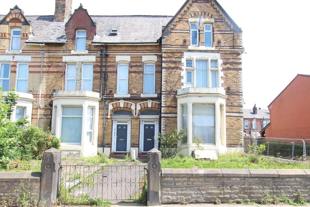 Property photo 2 of 13