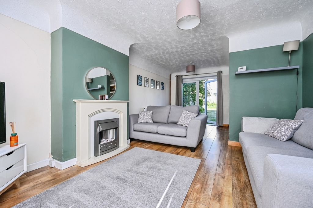 Property photo 3 of 14 Pbox-Img.Jpg