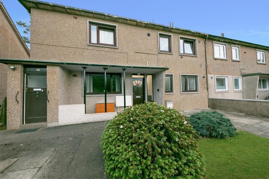 Property photo 3 of 25