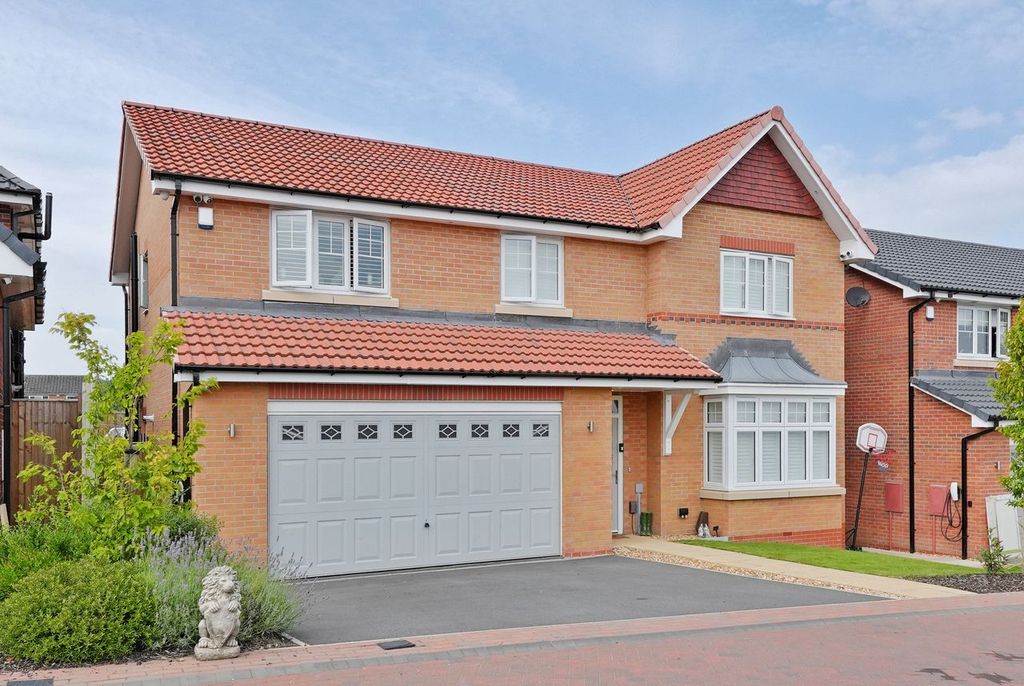 Property photo 1 of 50