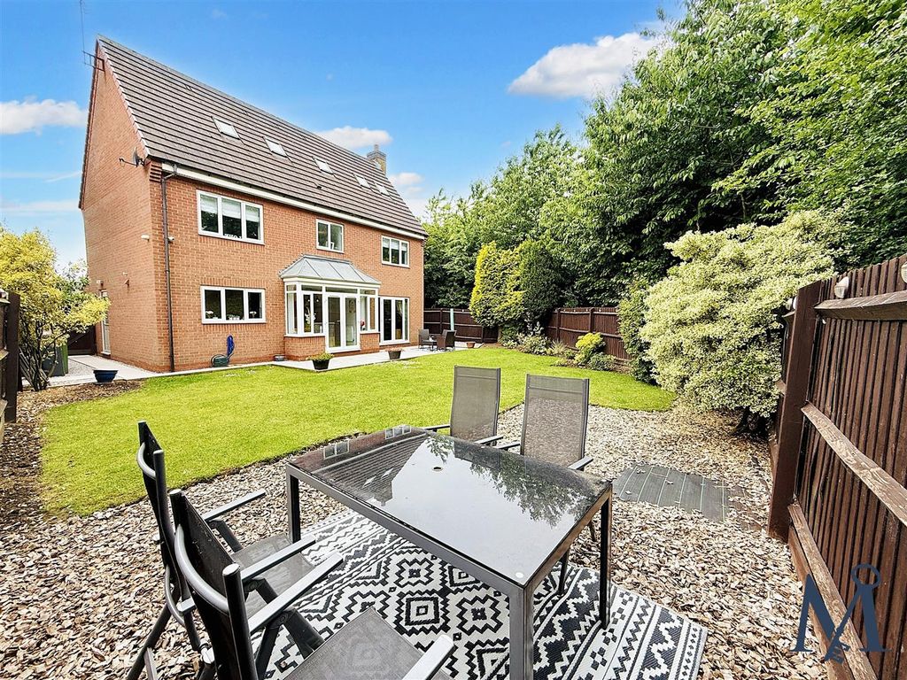 Property photo 2 of 26 Rear Garden