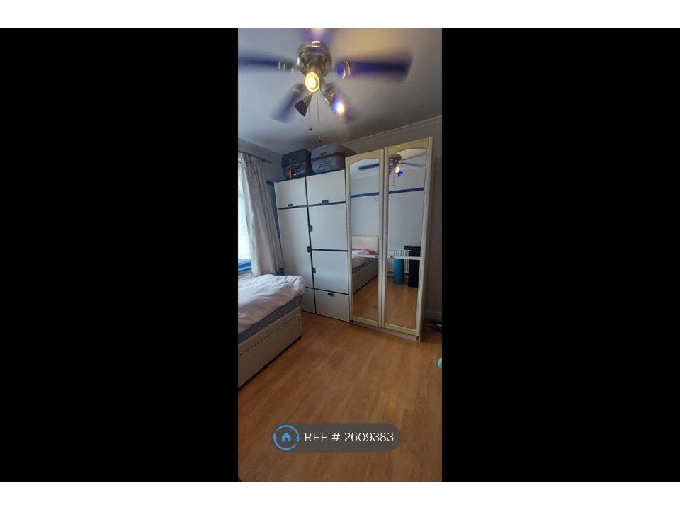 Property photo 2 of 5 Bedroom