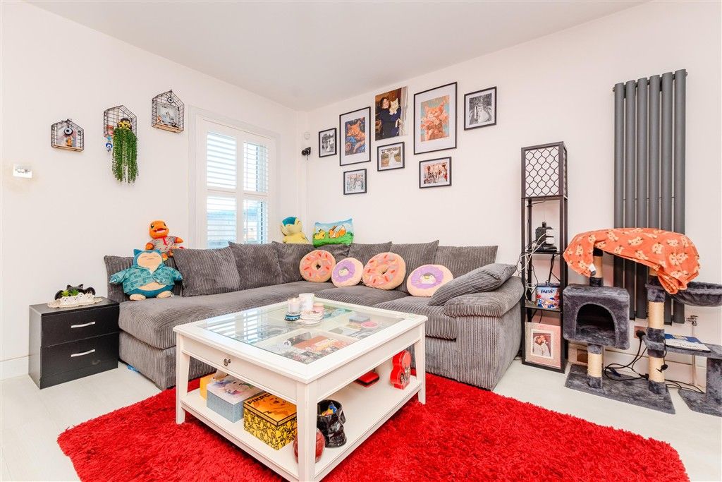 Property photo 1 of 9 Lounge/Diner