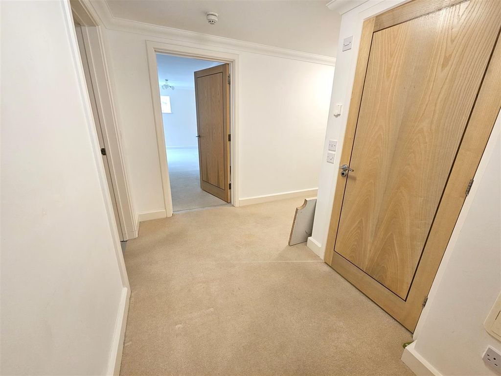 Property photo 2 of 13 Hallway.Jpg